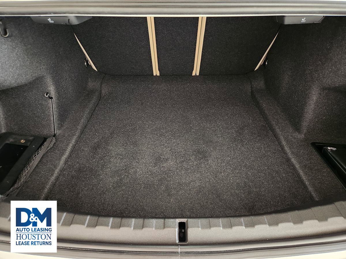 Used 2023 BMW 330i Sedan w/ Premium Package image 43