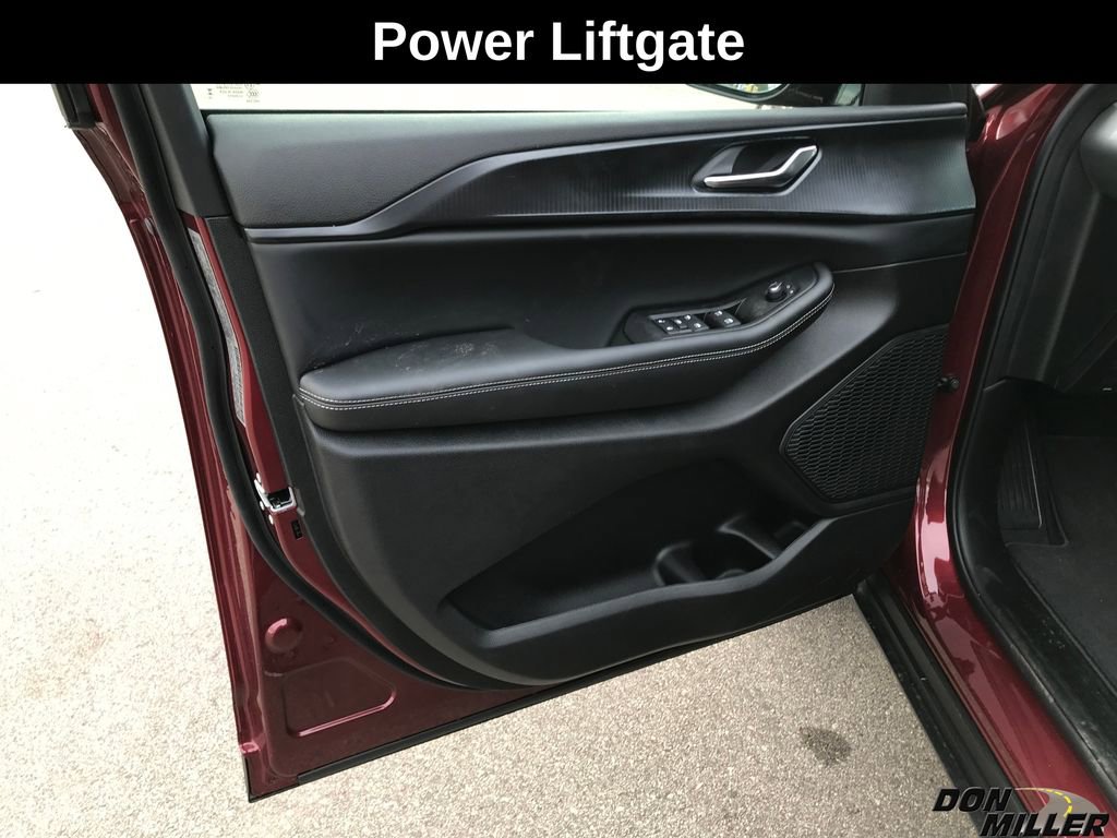 New 2025 Jeep Grand Cherokee L Altitude image 10