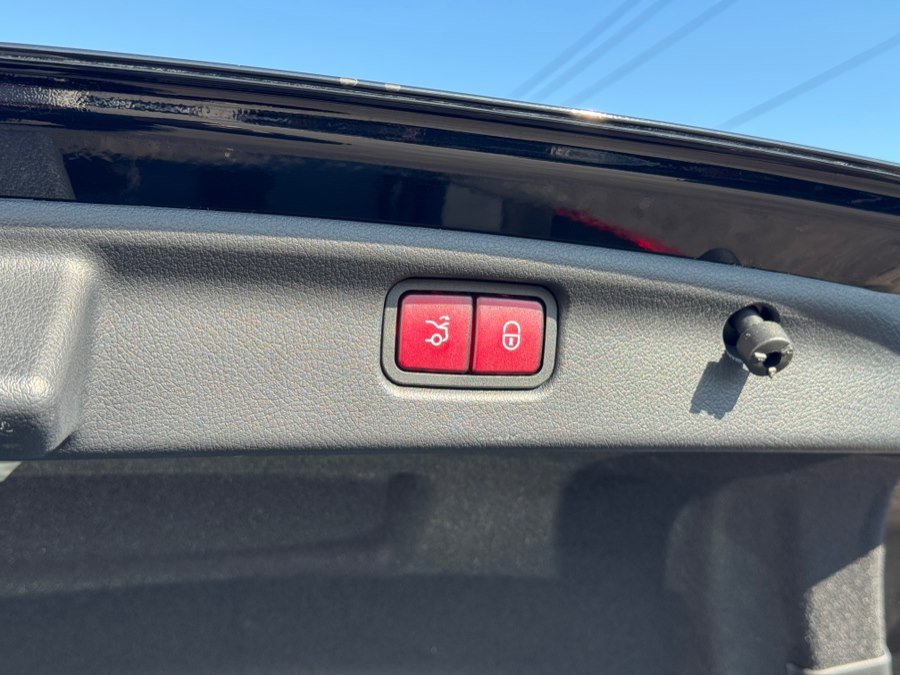 Used 2022 Mercedes-Benz C 300 4MATIC Sedan image 31