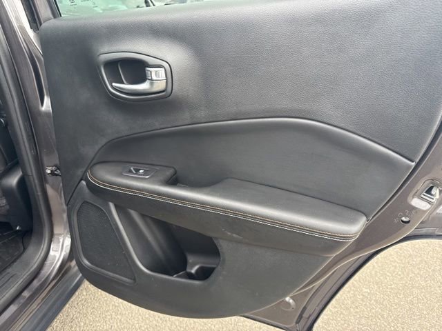Used 2021 Jeep Compass Latitude w/ Driver Assistance Group AWD/4WD image 11