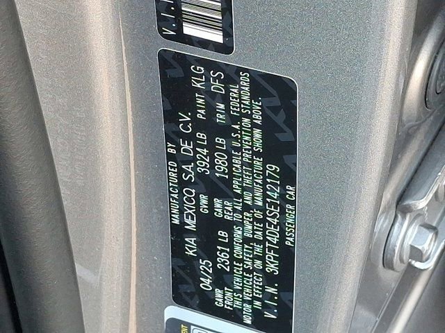 Used 2025 Kia K4 LXS image 31