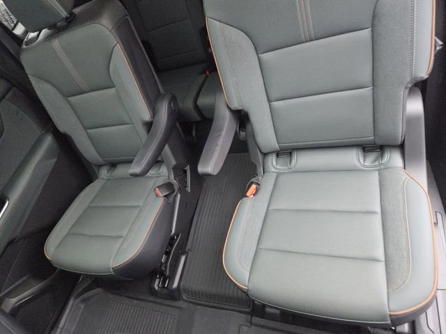 Used 2025 GMC Acadia AT4 w/ Luxury Package image 30
