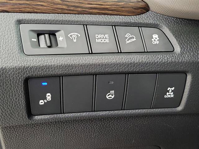 Used 2017 Hyundai Santa Fe Sport AWD/4WD image 22