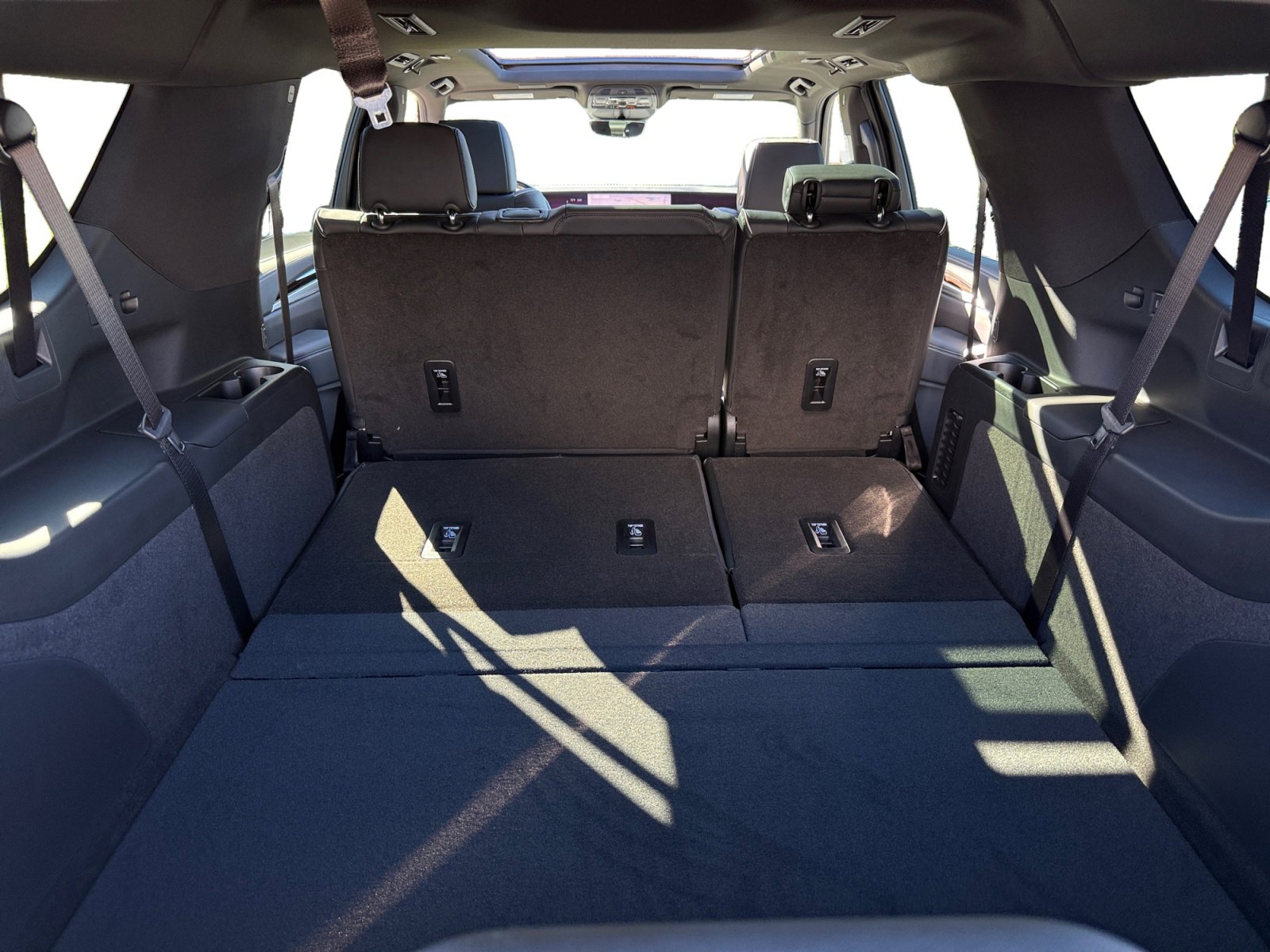 New 2026 Cadillac Escalade ESV Luxury w/ Touring Package image 17