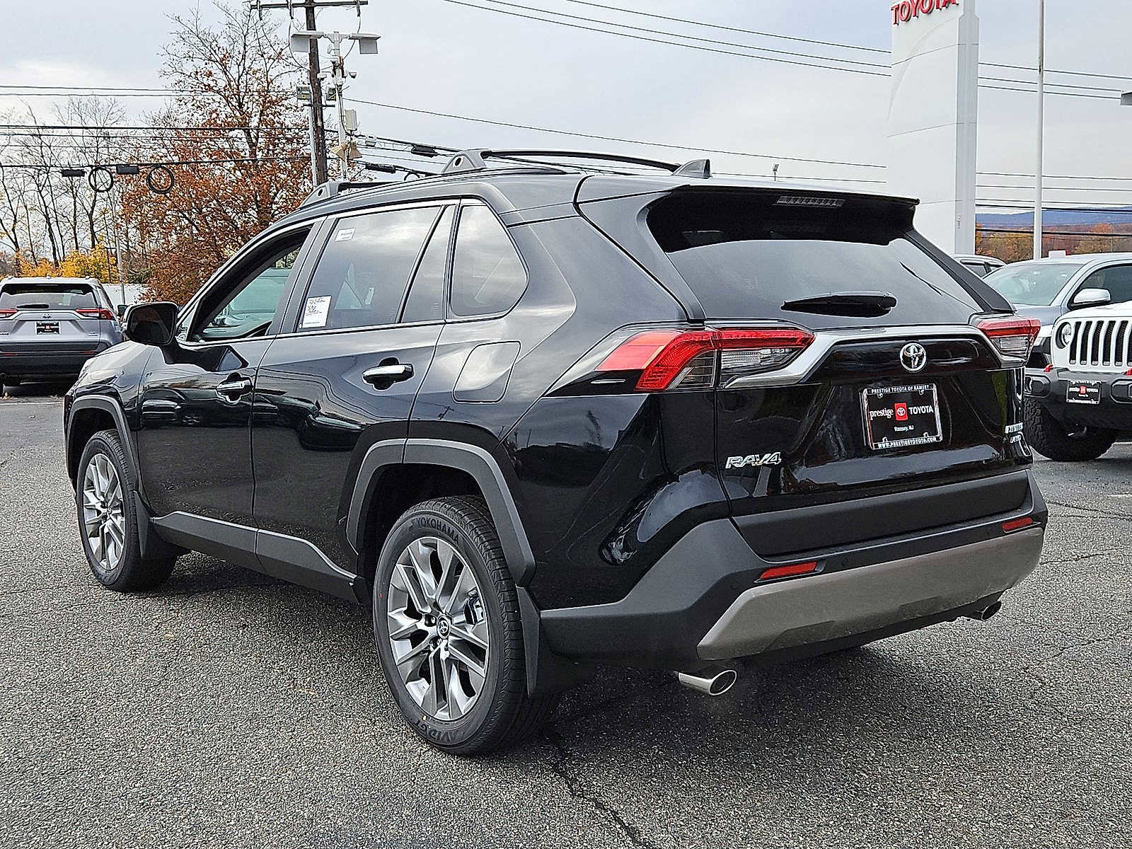 New 2025 Toyota RAV4 Limited image 18