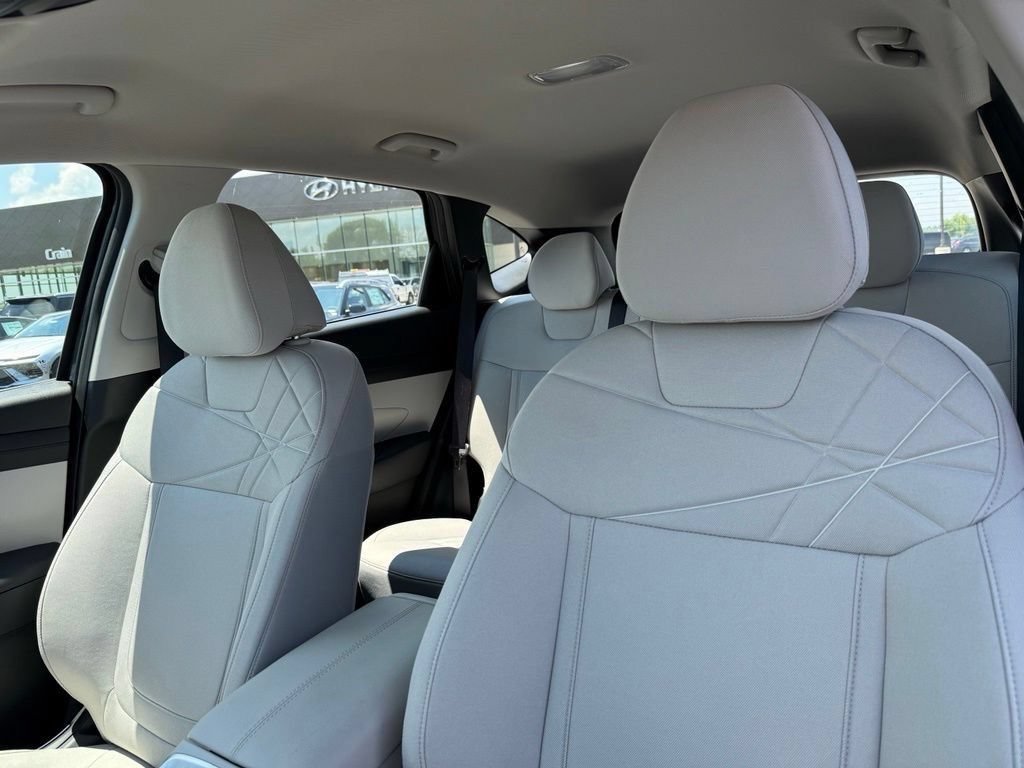 Certified 2025 Hyundai Tucson SE AWD/4WD image 22