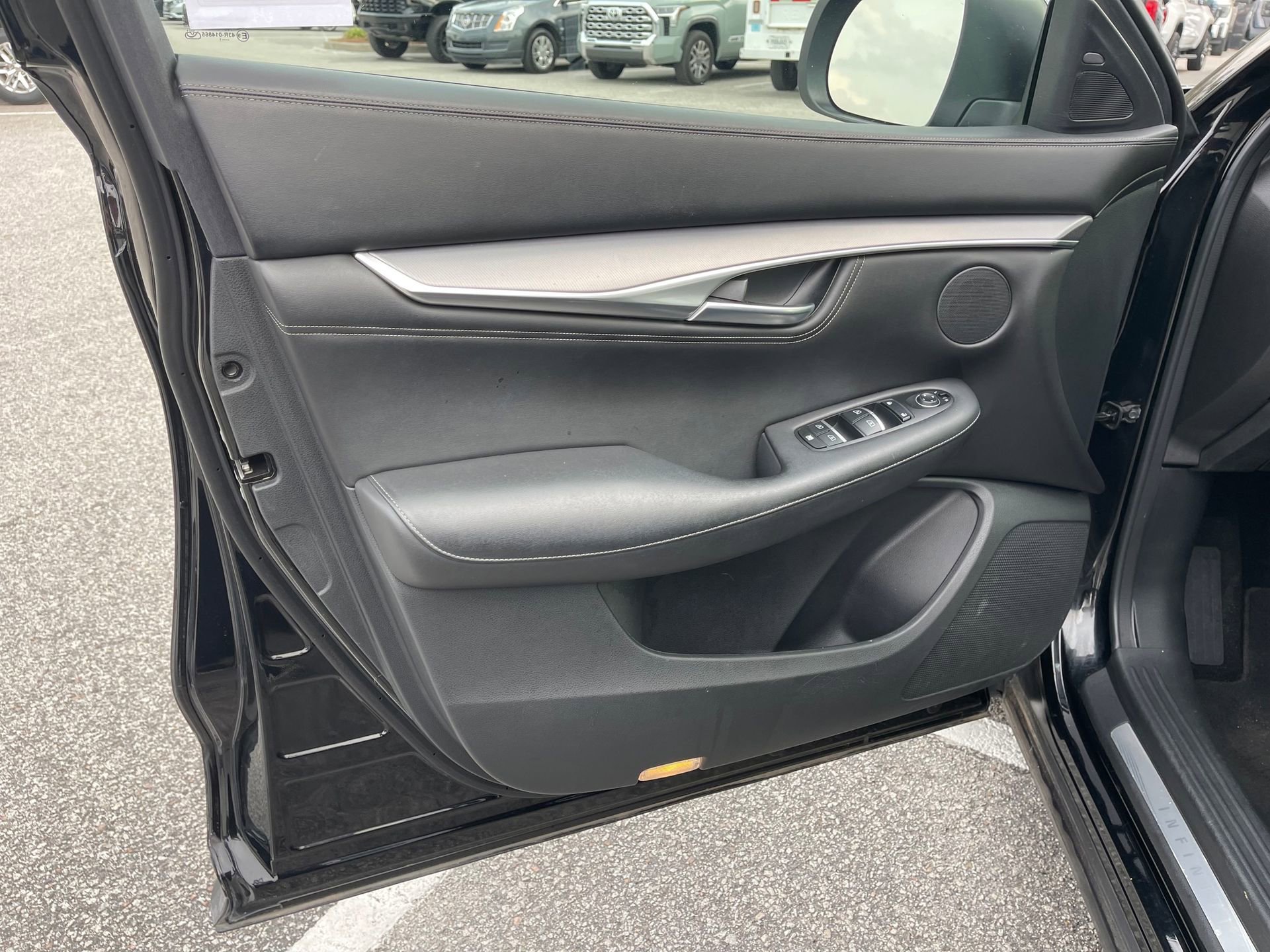 Used 2022 INFINITI QX55 Luxe w/ Accent Package image 13