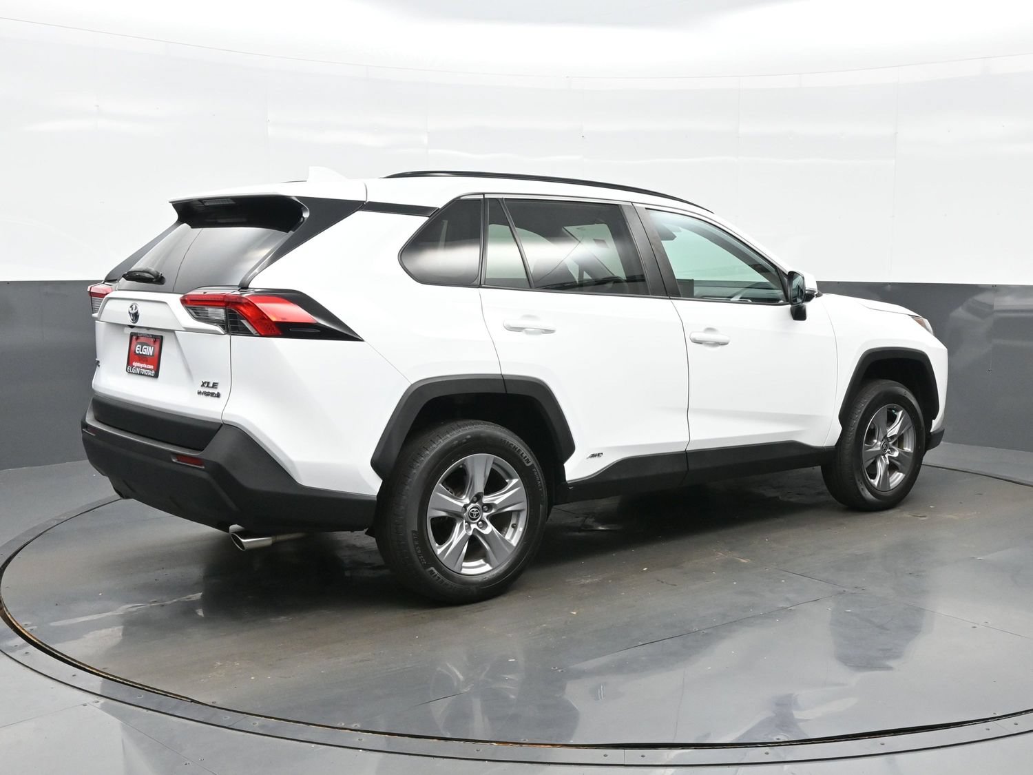 Used 2022 Toyota RAV4 XLE AWD/4WD image 6