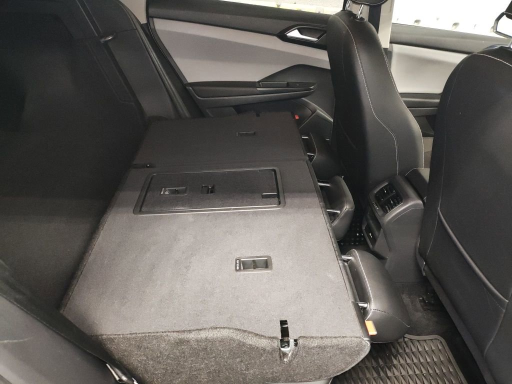 Used 2022 Volkswagen Taos SE image 13