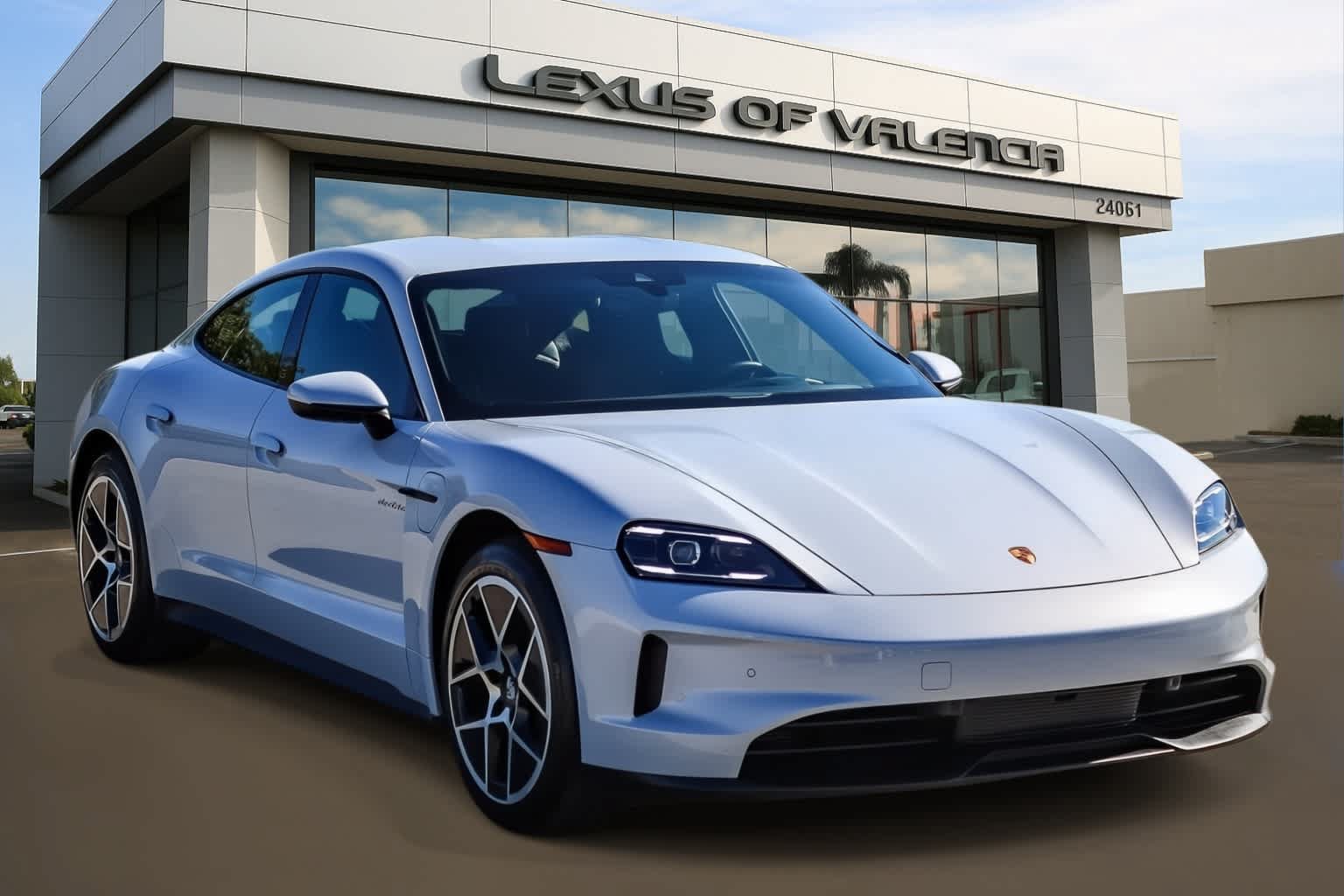Used 2025 Porsche Taycan RWD image 5