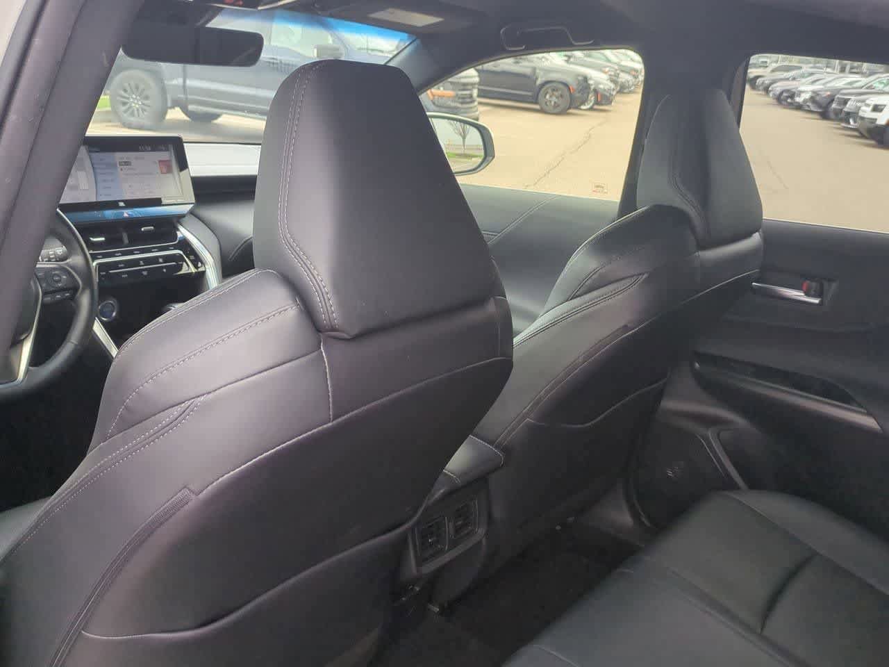 Used 2021 Toyota Venza XLE w/ Softex Package AWD/4WD image 17