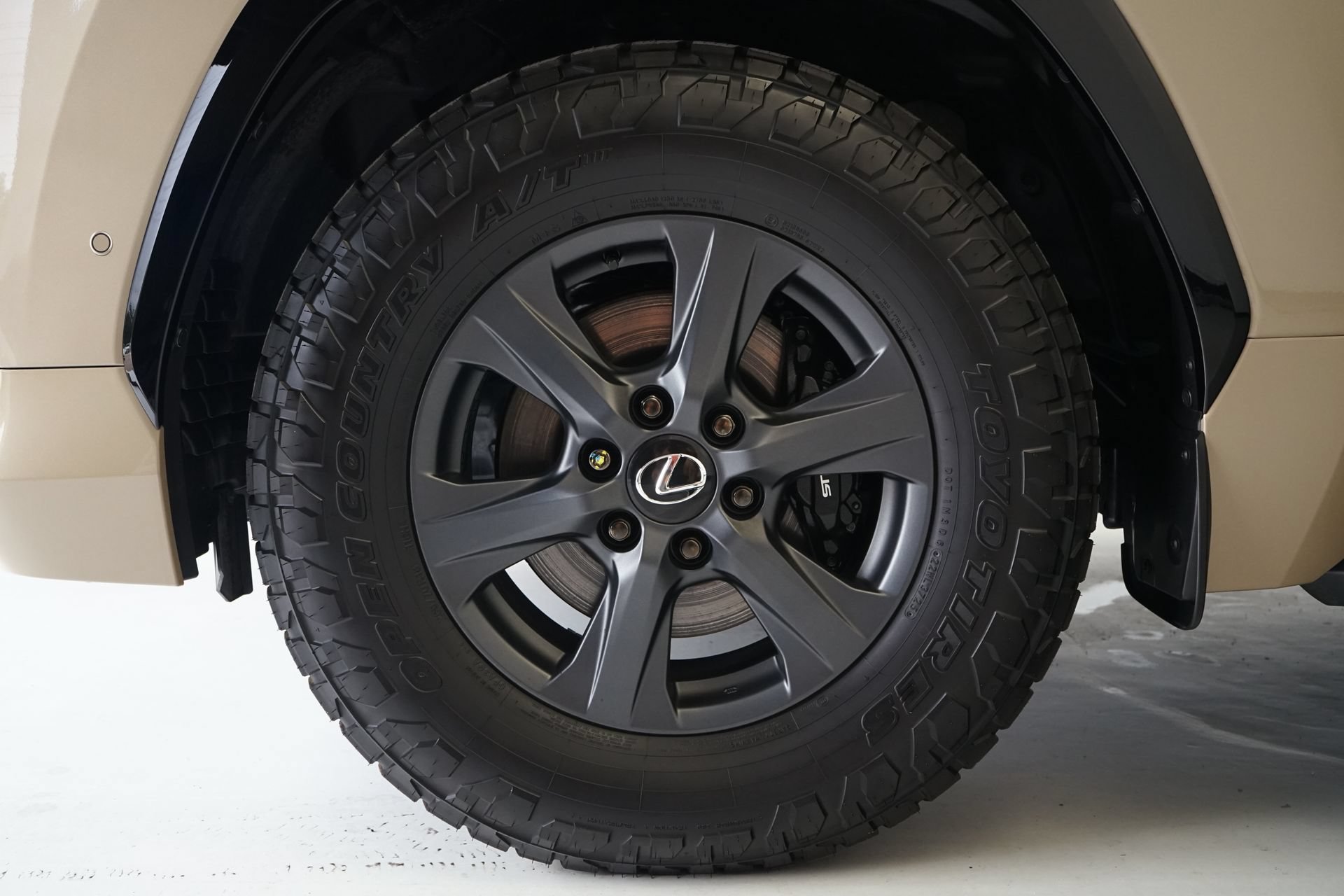 Used 2026 Lexus LX 700h Overtrail AWD/4WD image 38