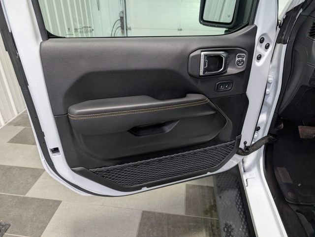 Used 2025 Jeep Wrangler Unlimited Sahara AWD/4WD image 12