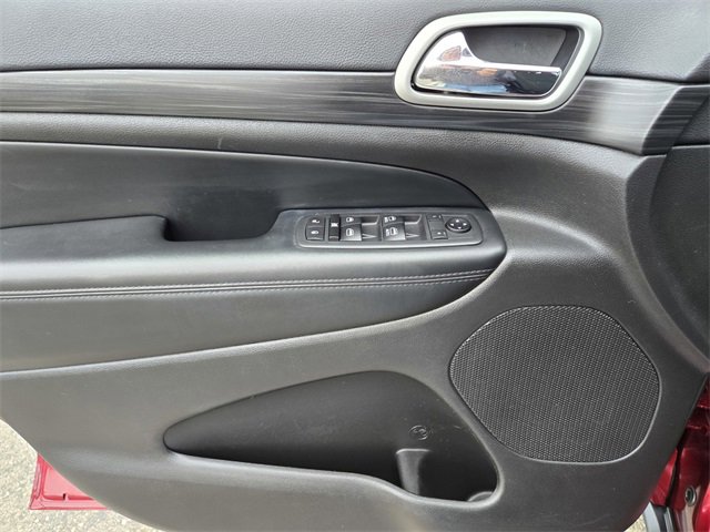 Used 2020 Jeep Grand Cherokee Laredo image 20