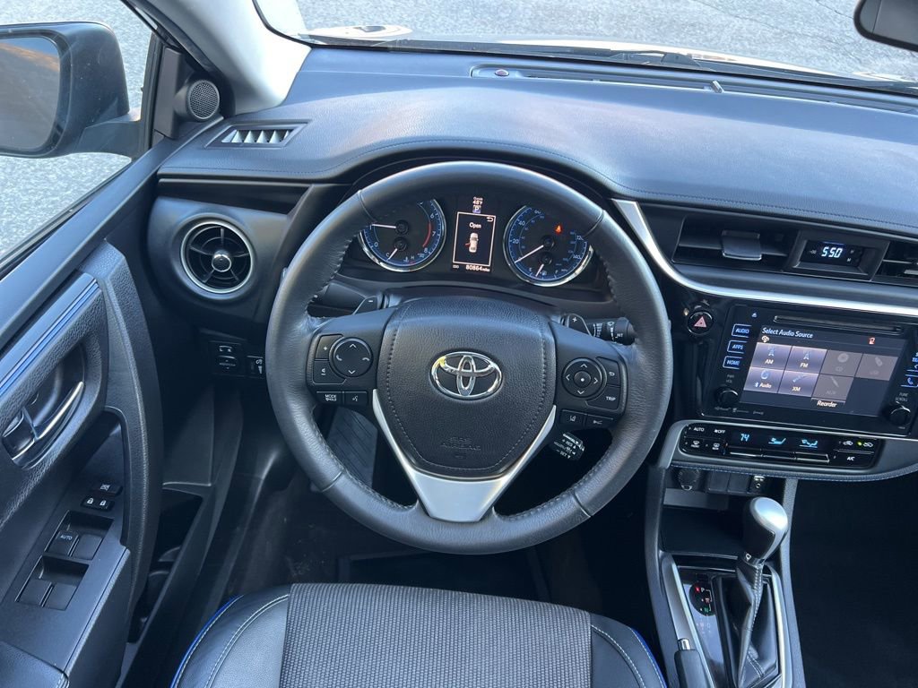 Used 2018 Toyota Corolla SE w/ SE Premium Package image 24