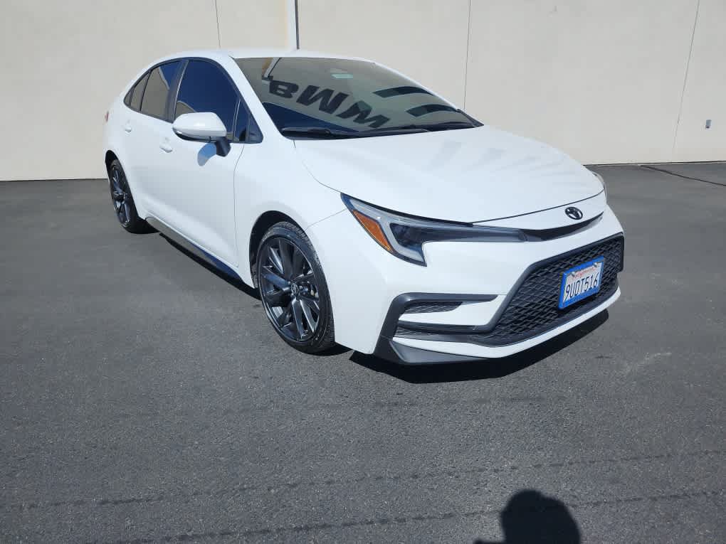 Used 2025 Toyota Corolla SE FWD image 2