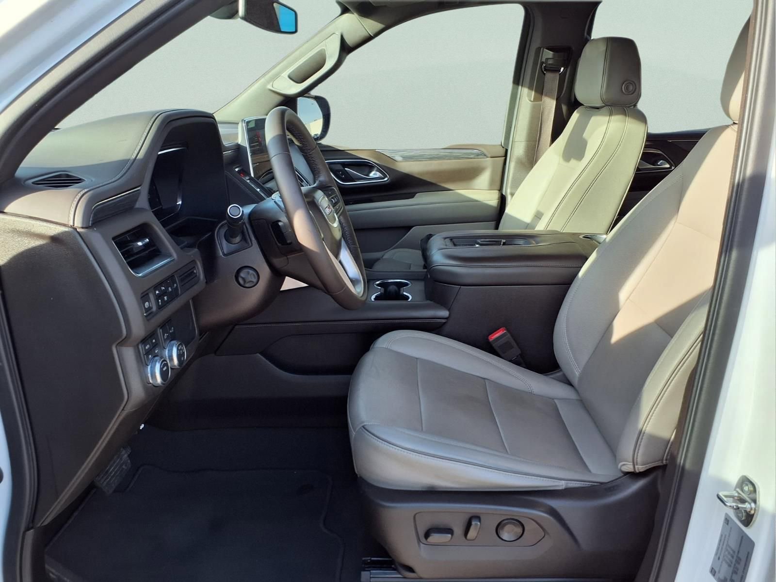 Used 2022 GMC Yukon SLT w/ SLT Premium Package image 21