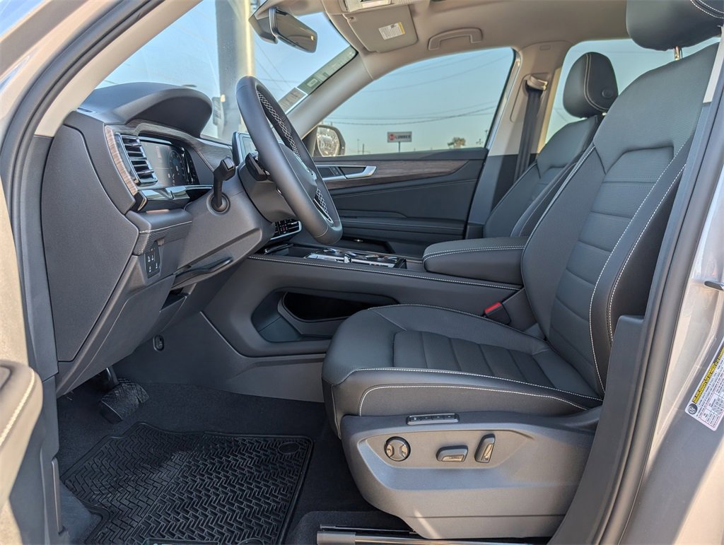 New 2025 Volkswagen Atlas SEL image 12