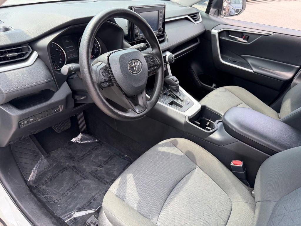 Used 2022 Toyota RAV4 XLE w/ Convenience Package FWD image 23