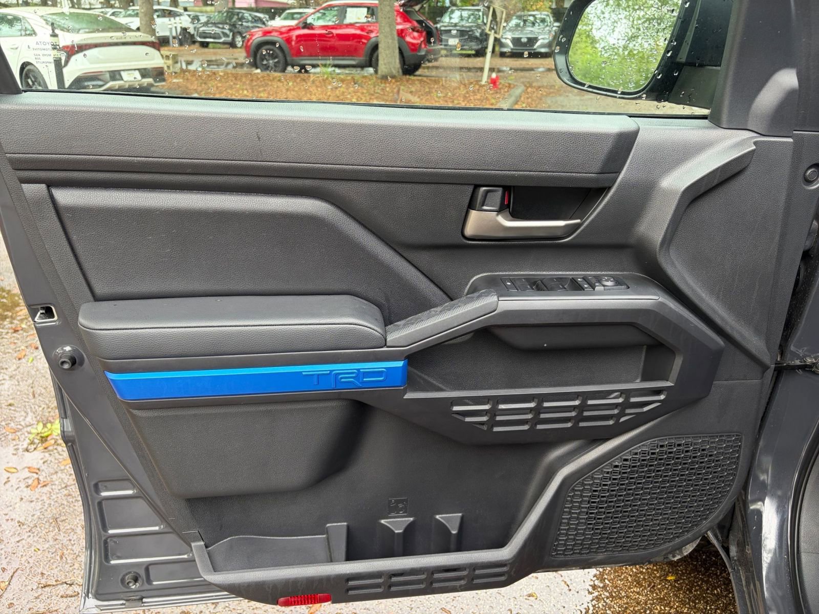 Used 2025 Toyota Tacoma TRD Off-Road image 18