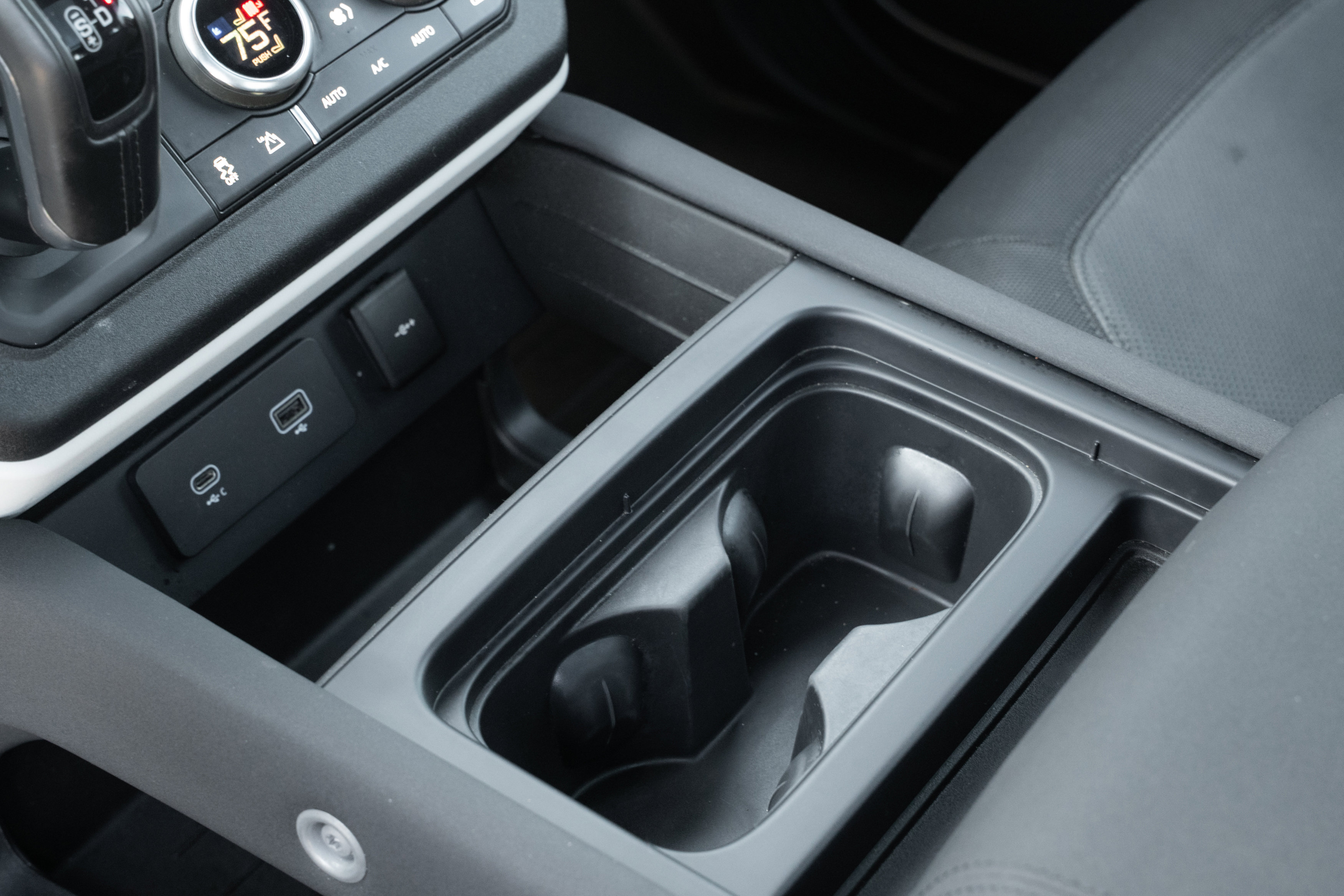 Used 2023 Land Rover Defender 90 X-Dynamic SE image 17