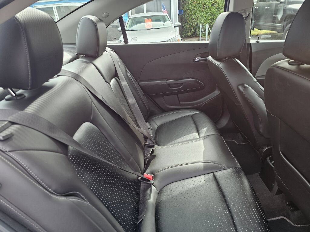 Used 2019 Chevrolet Sonic Premier FWD image 15