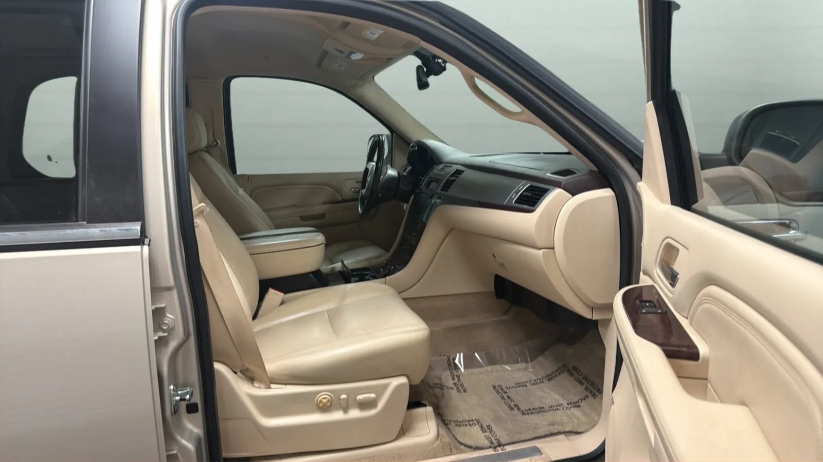 Used 2008 Cadillac Escalade AWD image 20