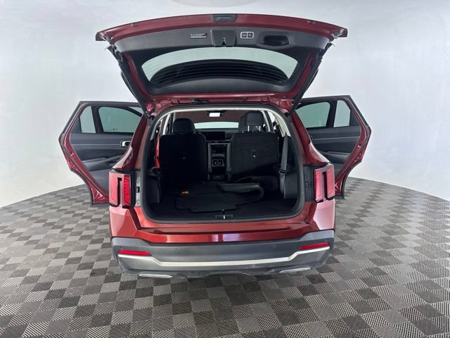 Certified 2025 Kia Sorento EX w/ Panoramic Sunroof Package FWD image 17