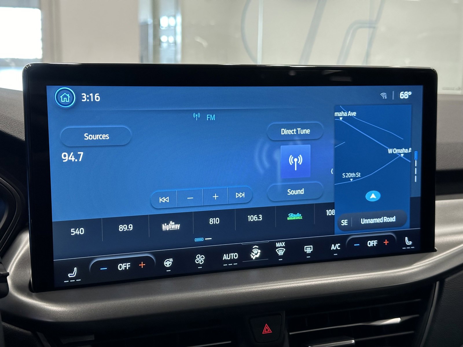 Used 2024 Ford Escape SE image 26