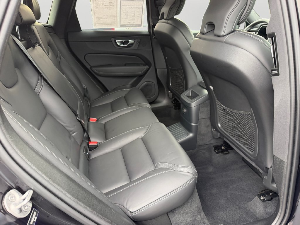Certified 2024 Volvo XC60 T8 Ultimate AWD/4WD image 9