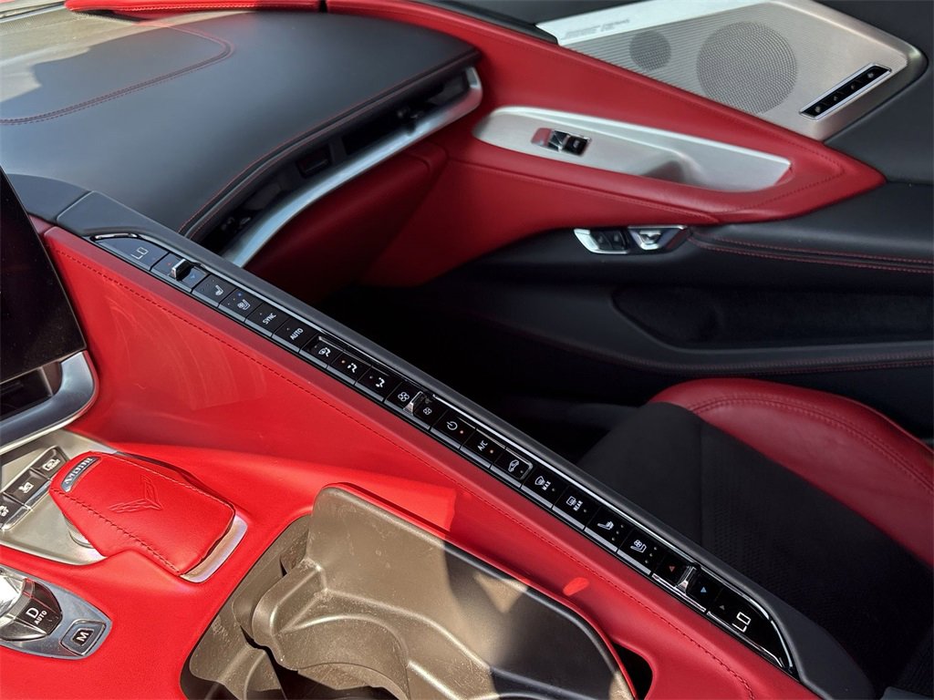 Used 2022 Chevrolet Corvette Stingray Premium Conv w/ Z51 Performance Package image 17