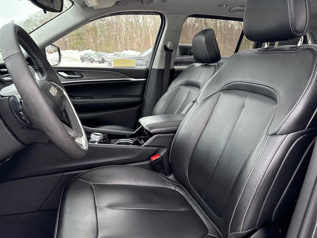 Used 2023 Jeep Grand Cherokee Limited image 39