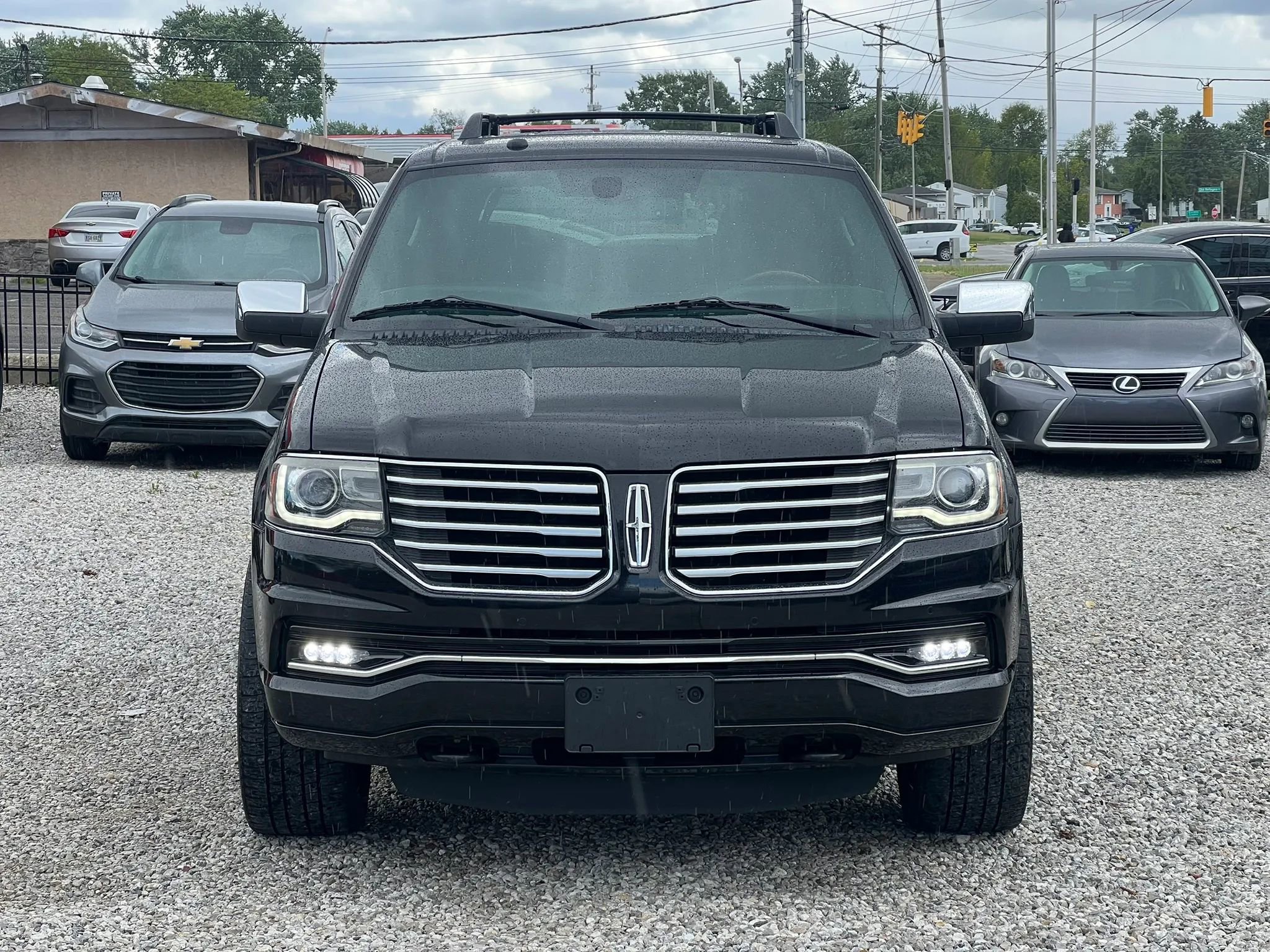 Used 2016 Lincoln Navigator Reserve AWD/4WD image 2