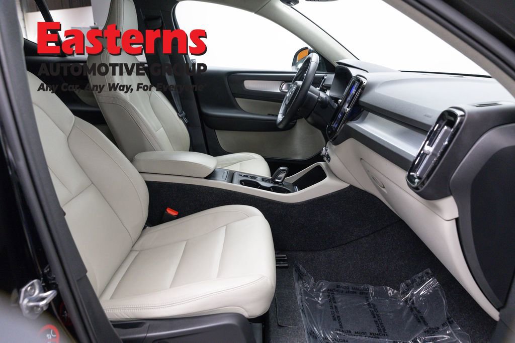 Used 2019 Volvo XC40 T5 Momentum AWD/4WD image 23