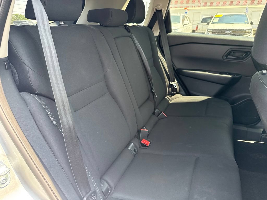 Used 2024 Nissan Rogue S AWD/4WD image 10