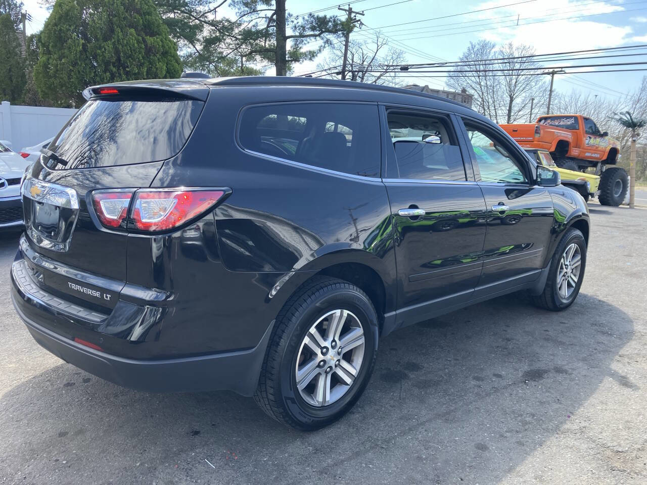 Used 2016 Chevrolet Traverse LT image 6