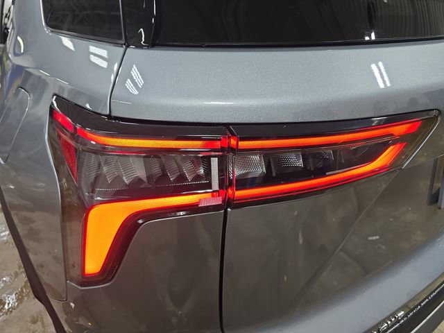 New 2026 Chevrolet Equinox LT w/ LPO, Floor Liner Package image 33