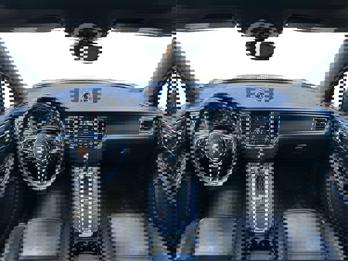 Used 2018 Porsche Macan GTS w/ Premium Package Plus image 38