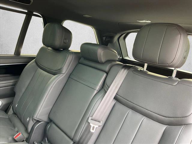 Used 2024 Land Rover Range Rover Long Wheelbase SE image 14