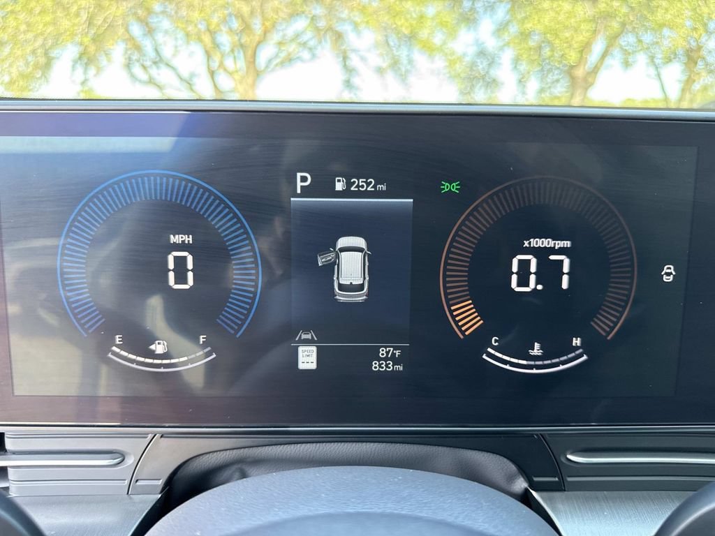 Used 2026 Hyundai Kona SEL Premium FWD image 27