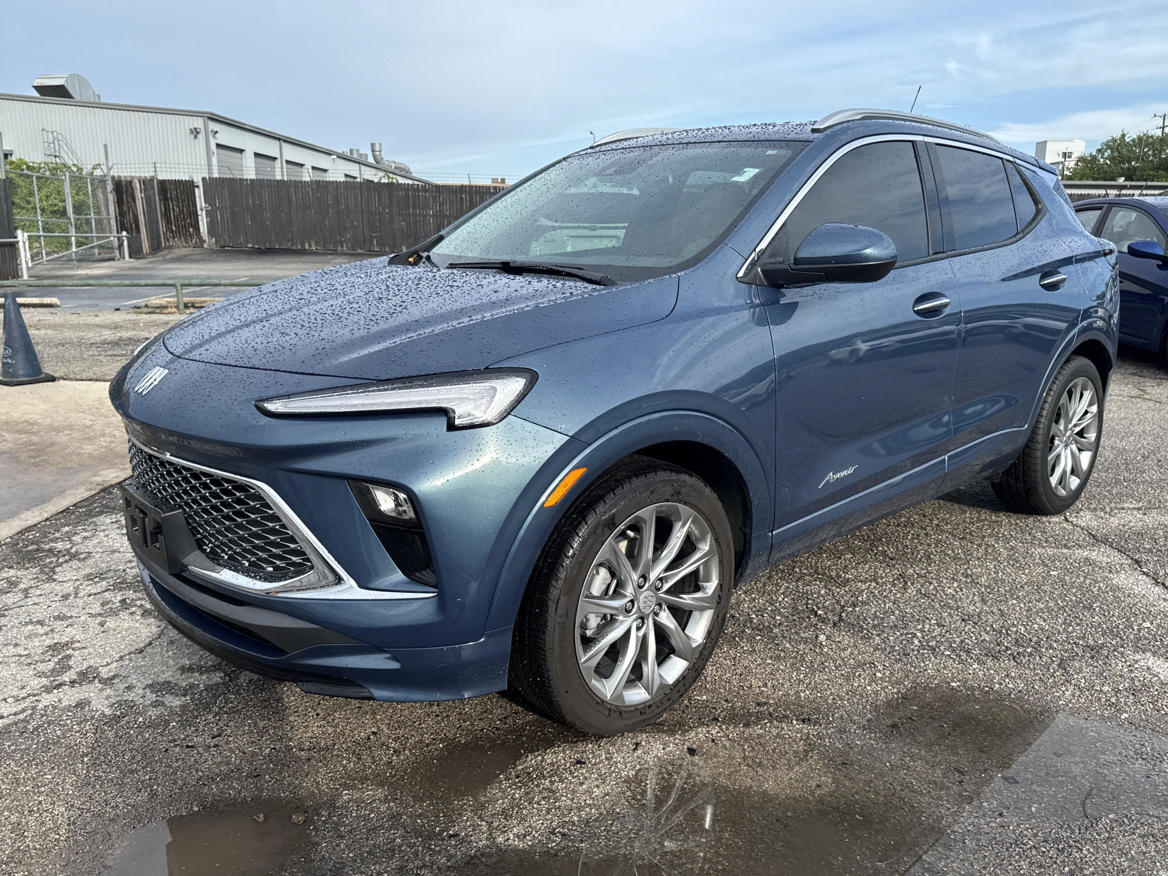 Used 2025 Buick Encore GX Avenir w/ Avenir Convenience Package FWD image 7