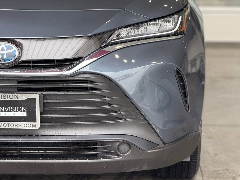 Certified 2021 Toyota Venza LE w/ Carpet Mat Package (TMS) image 6