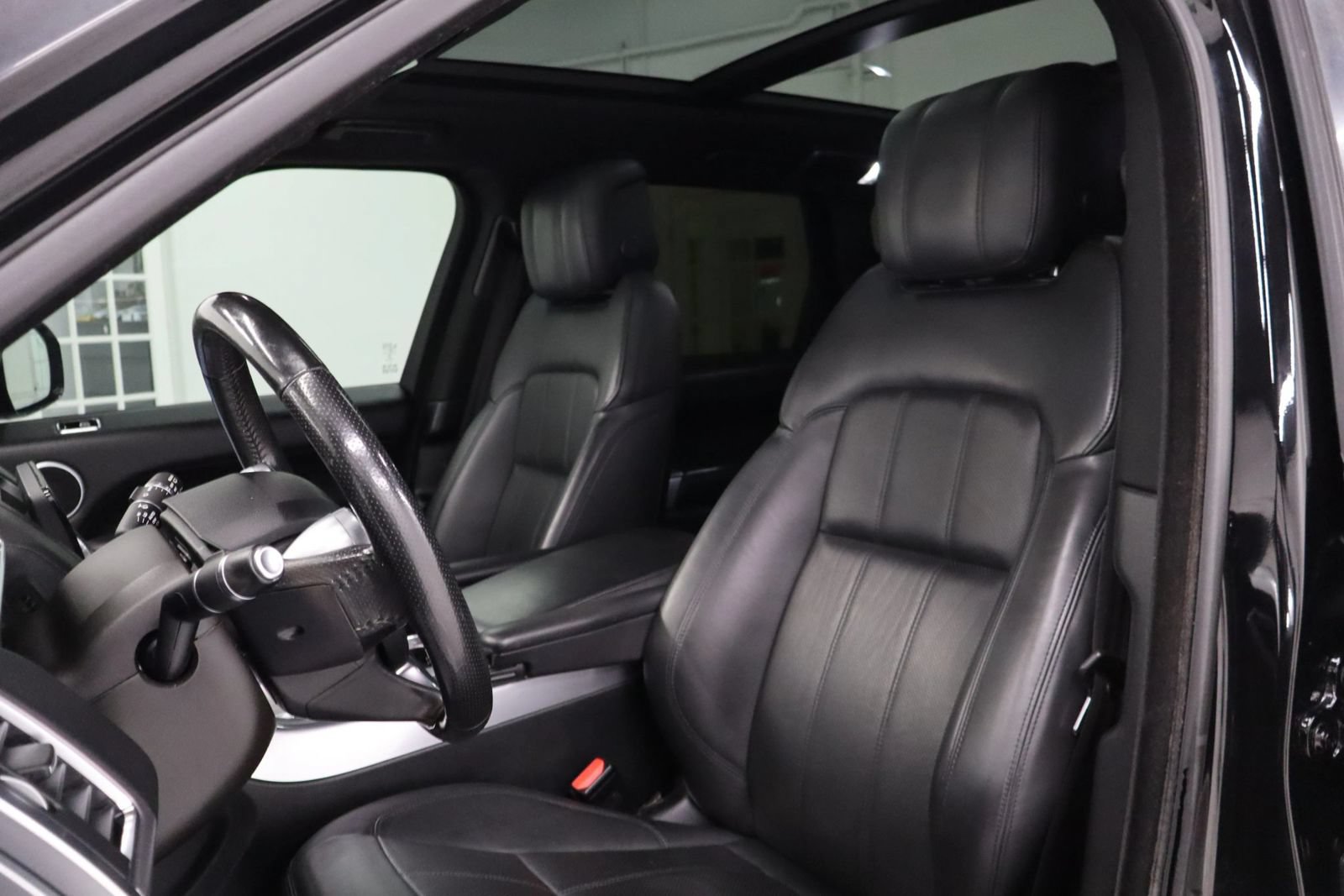 Used 2019 Land Rover Range Rover Sport HSE AWD/4WD image 15