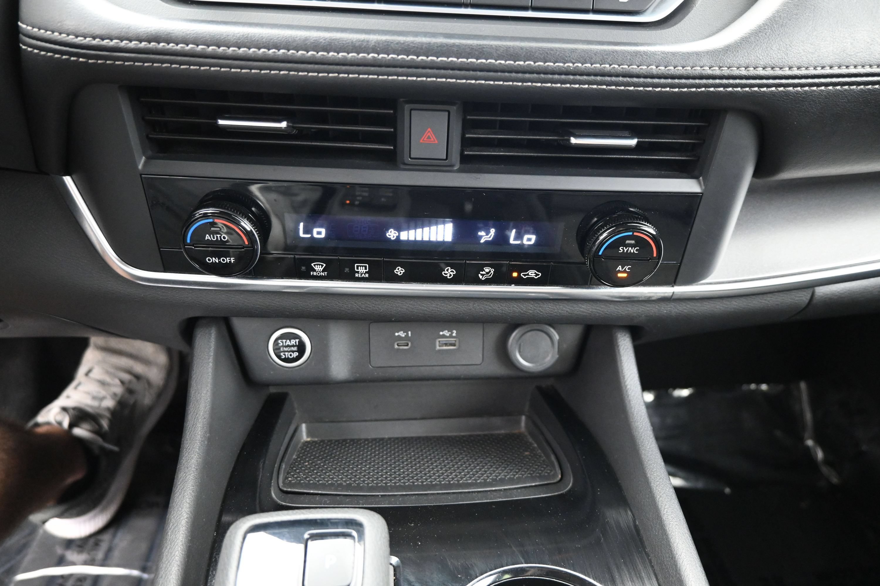 Used 2023 Nissan Rogue SV FWD image 17