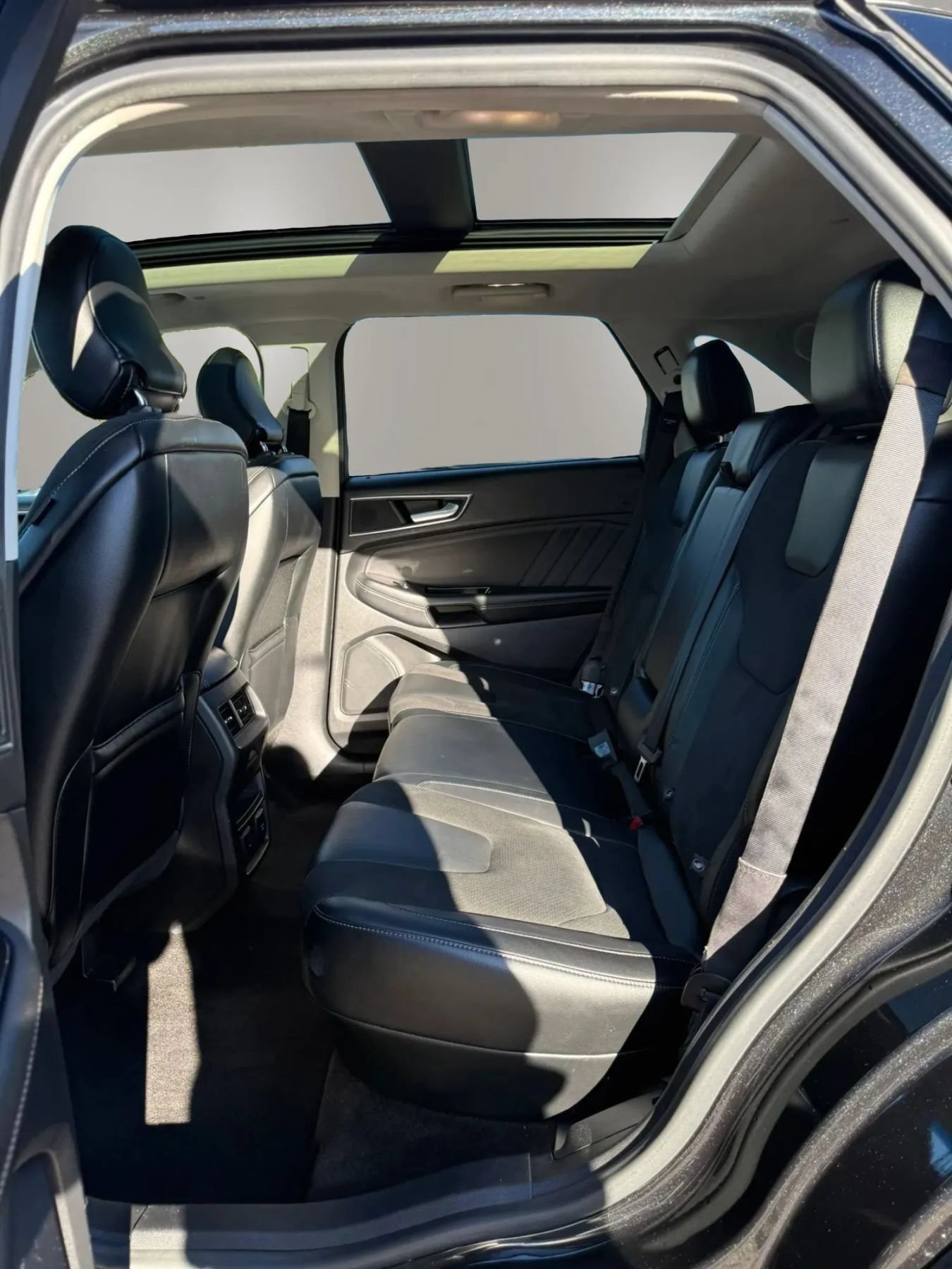 Used 2015 Ford Edge Sport w/ Equipment Group 401A FWD image 28