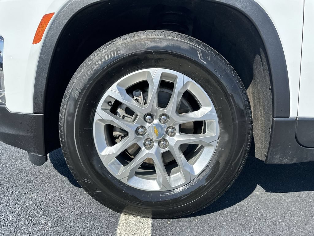 Used 2023 Chevrolet Traverse LS w/ Safety Package FWD image 16