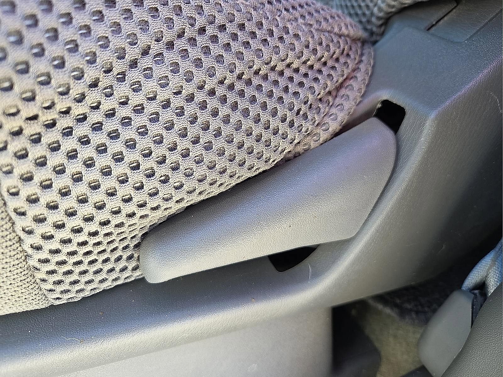 Used 2016 Nissan Frontier SV w/ SV Value Truck Package image 15