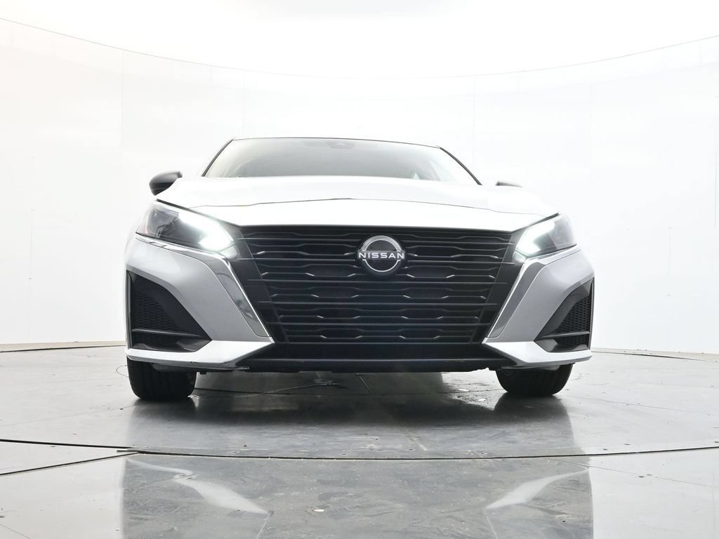 Used 2024 Nissan Altima 2.5 SV FWD image 33