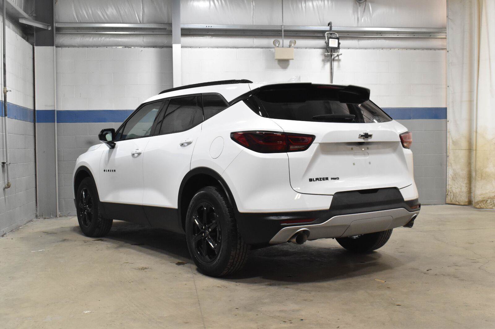 Used 2024 Chevrolet Blazer LT AWD/4WD image 23