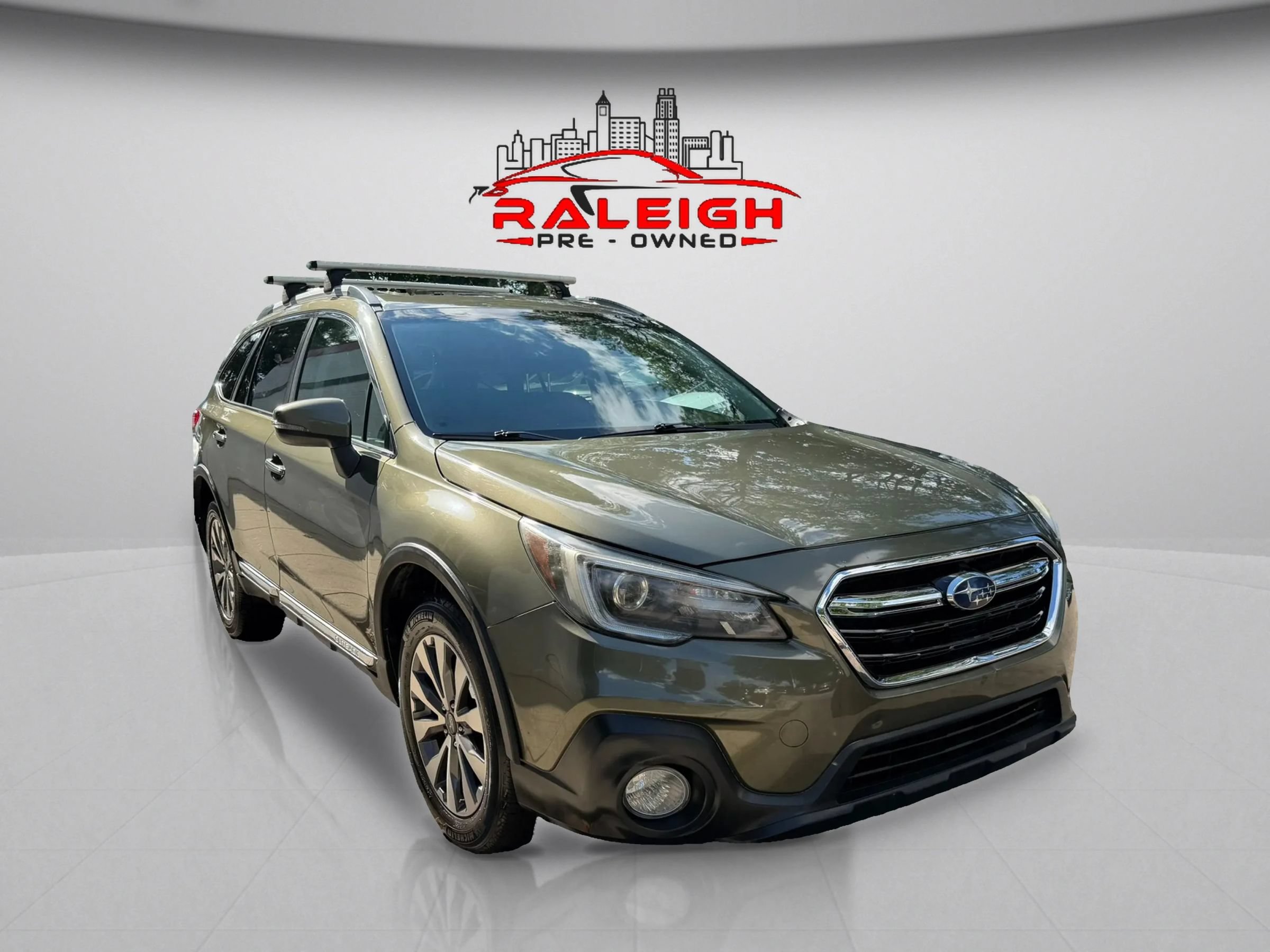 Used 2018 Subaru Outback 3.6R Touring AWD/4WD image 4